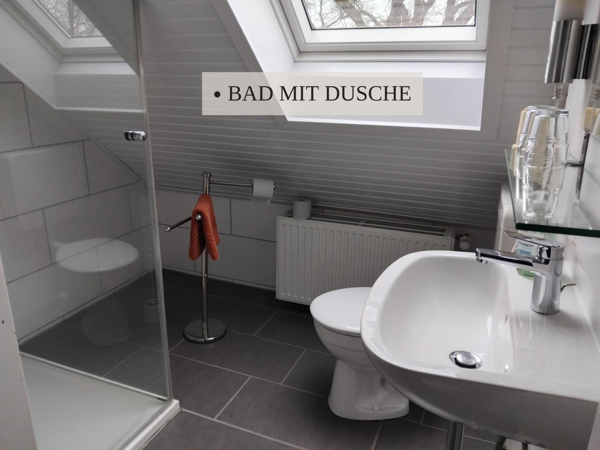 Haus Krabbe Apartments, Zentral Gelegen Im Idyllischen Nordseeort Zwischen Bremerhaven Und Cuxhaven, Hunde Kostenfrei Willkommen, Hauseigene Kostenfreie Parkplaetze Wremen Ngoại thất bức ảnh