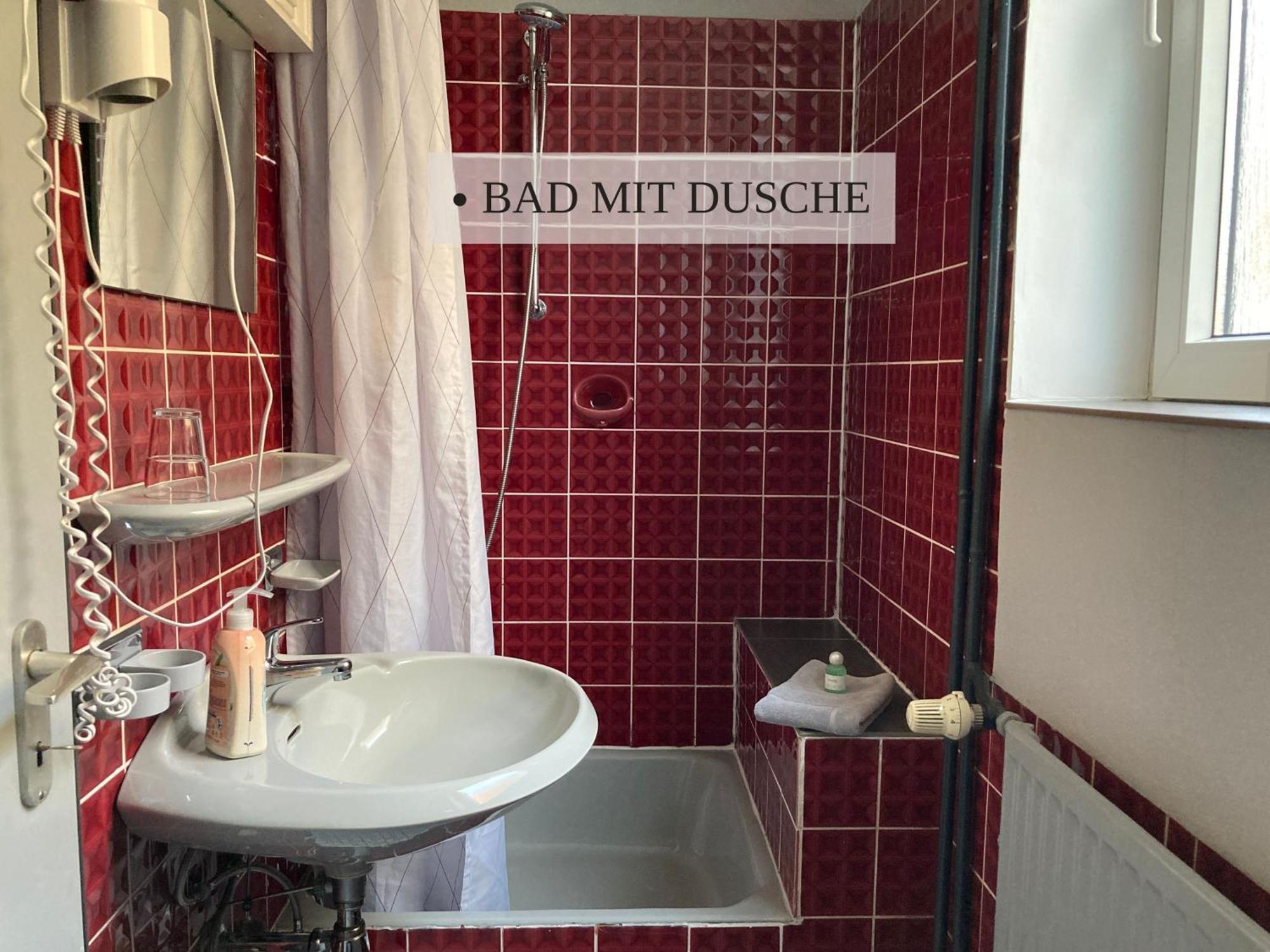 Haus Krabbe Apartments, Zentral Gelegen Im Idyllischen Nordseeort Zwischen Bremerhaven Und Cuxhaven, Hunde Kostenfrei Willkommen, Hauseigene Kostenfreie Parkplaetze Wremen Ngoại thất bức ảnh